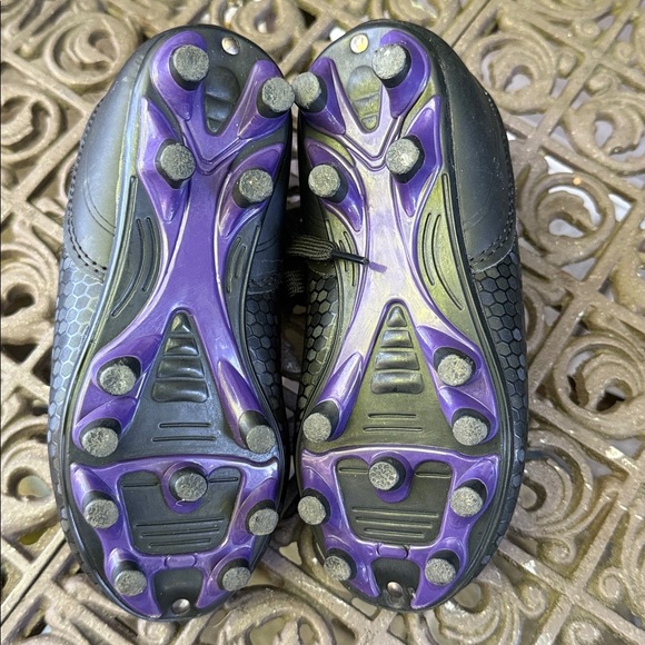 Lotto Storm Girl’s Purple and Black Soccer Cleats Soccer shoes Size 10 - Picture 5 of 6